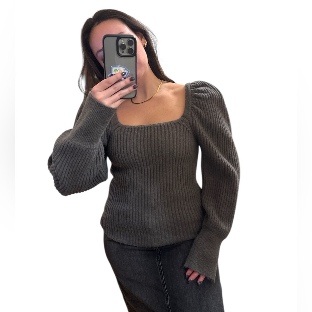 VENUS Gray Ribbed Knit Sweater